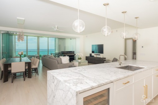 3 bedroom condo in Seven Mile Beach